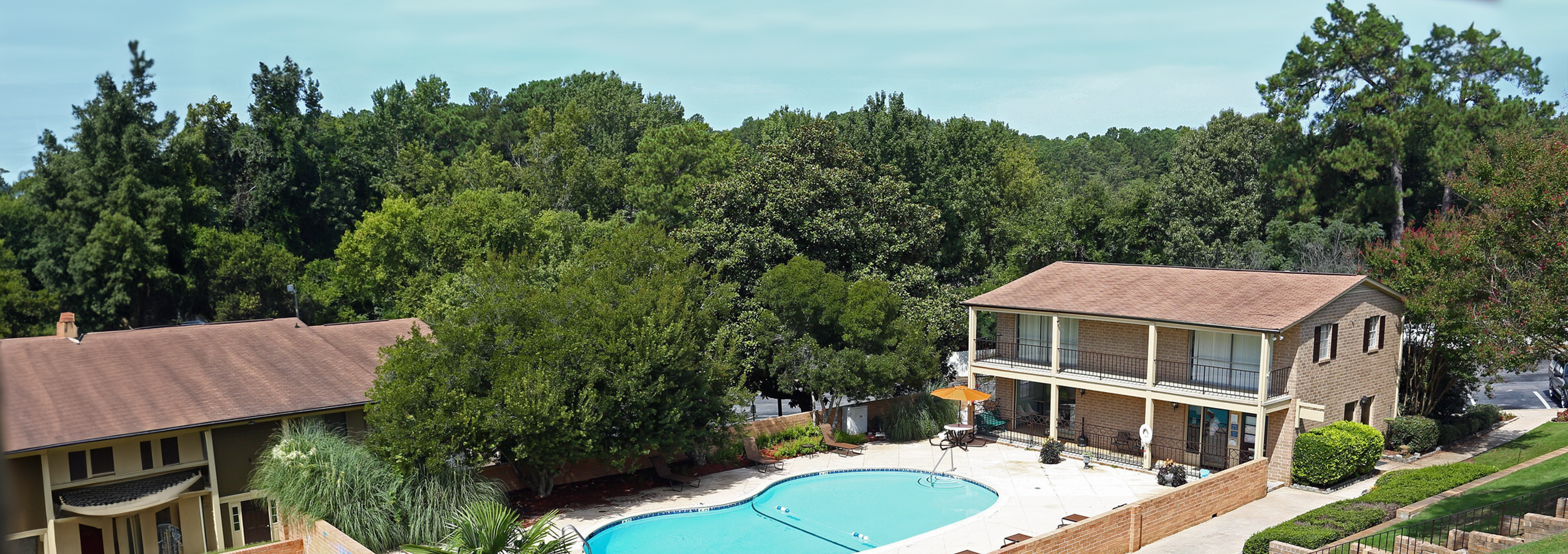 Aerial view of Ravenwood Hills pool, located in Columbia, SC